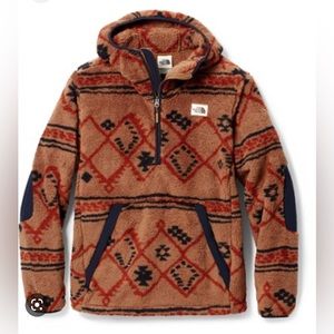 The North Face Campshire Pullover Hoodie
